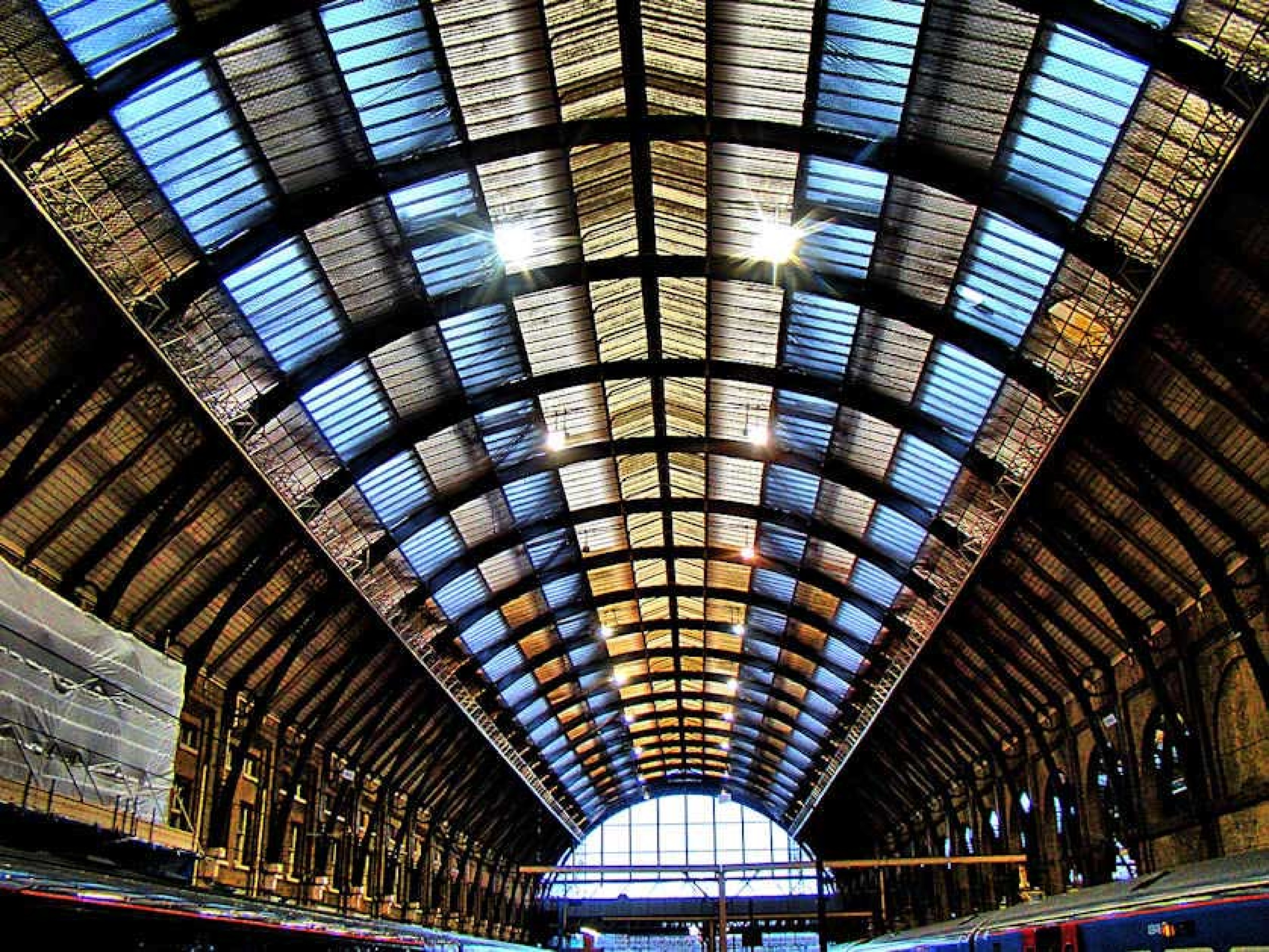 London Paddington Station’s Cathedral-like roof London Paddington Station’s Cathedral-like roof