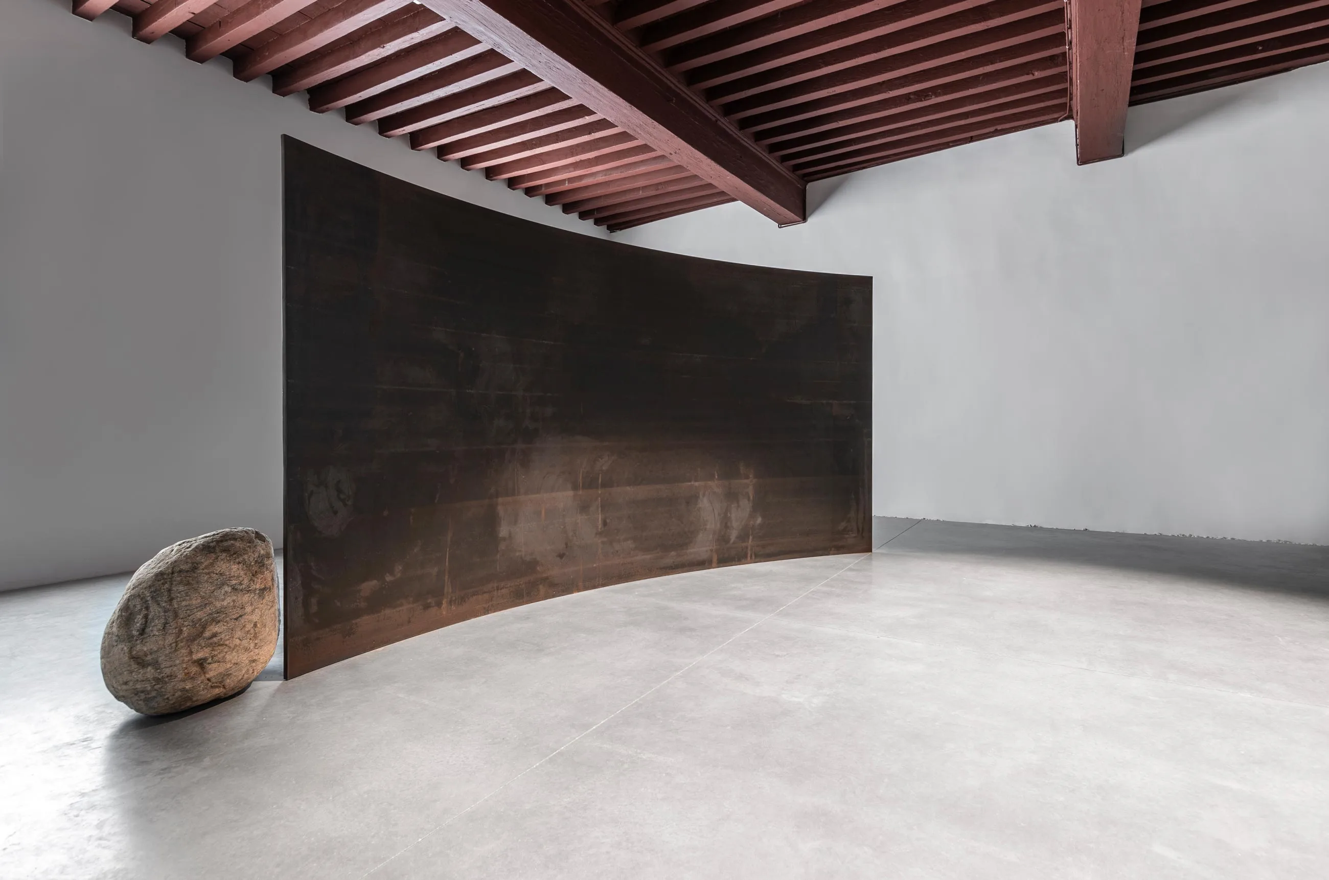 631375C16C6571D70B51B35D Lee Ufan Arles The Stage