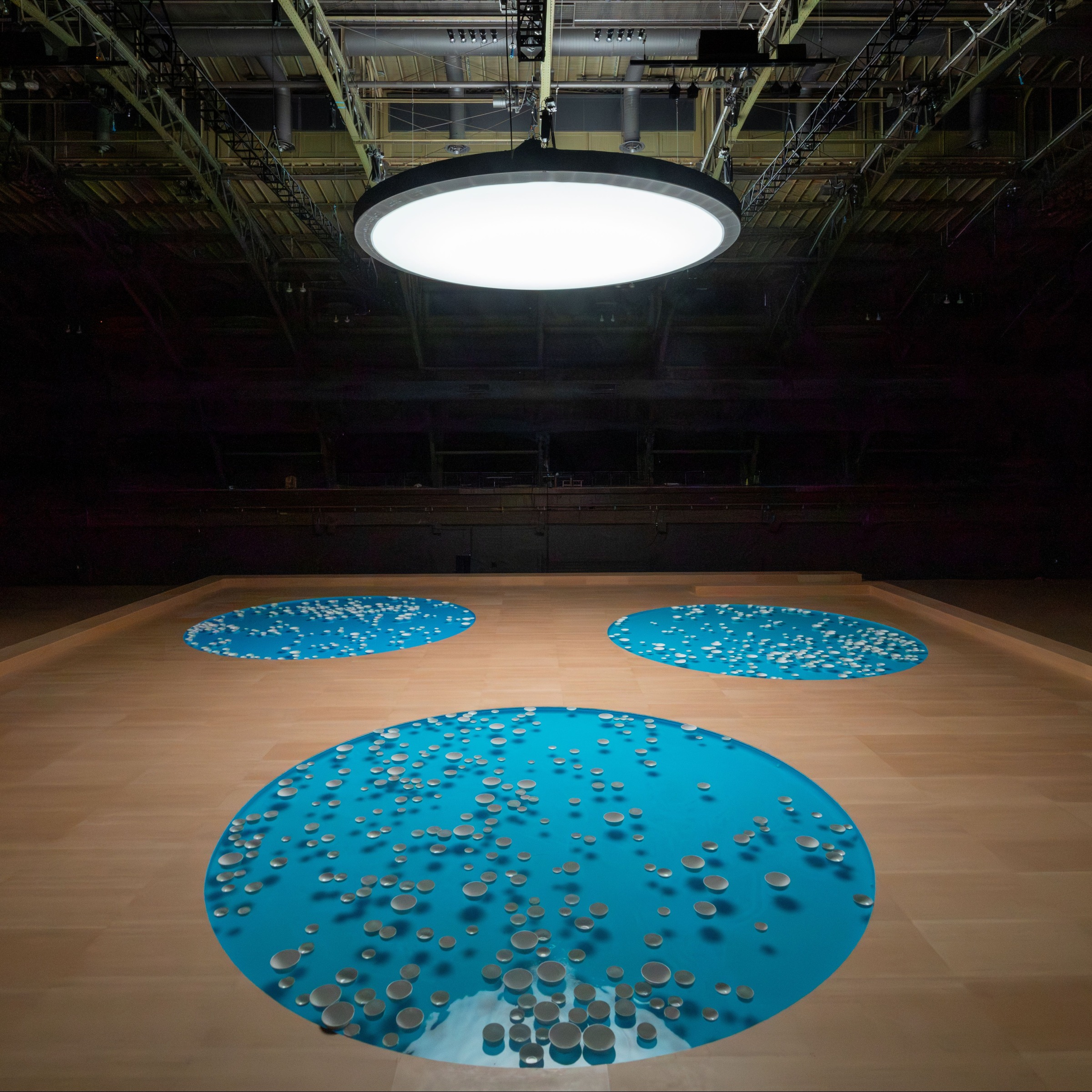 Installation view Céleste Boursier-Mougenot “clinamen (v.11)” (2026) Courtesy of the Artist and Park Avenue Armory