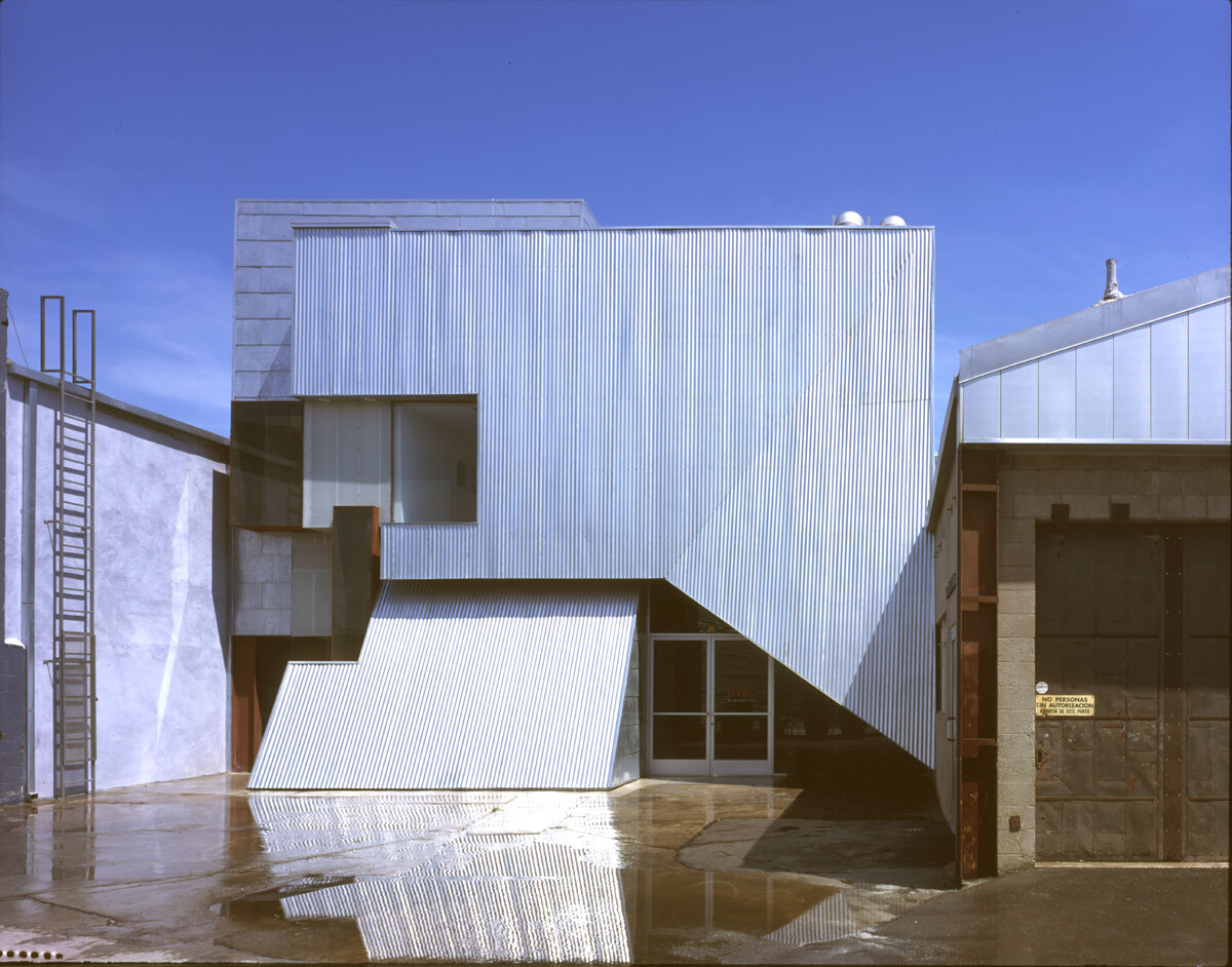 Tour & Wine at Bergamot: LA’s Gallery Hub