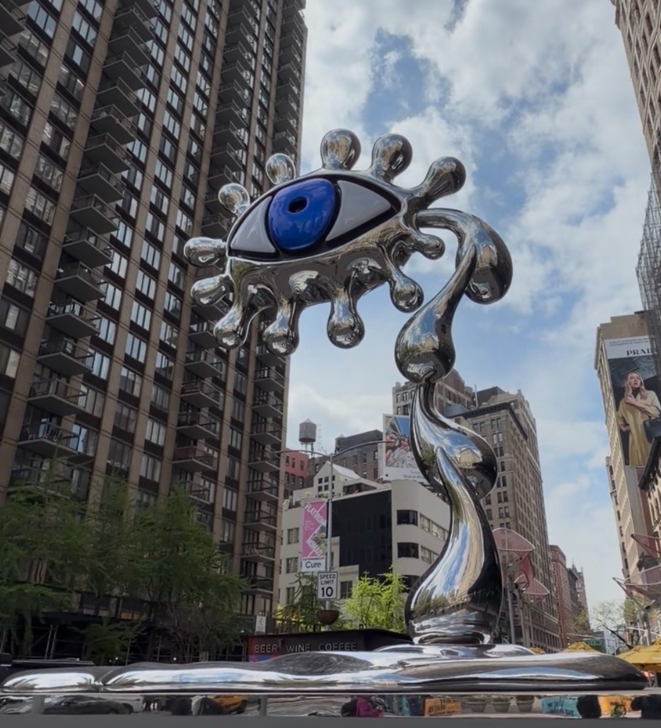 Charlotte Colbert’s “Dreamland Sirens” in Flatiron Nomad Charlotte Colbert’s “Dreamland Sirens” in Flatiron Nomad