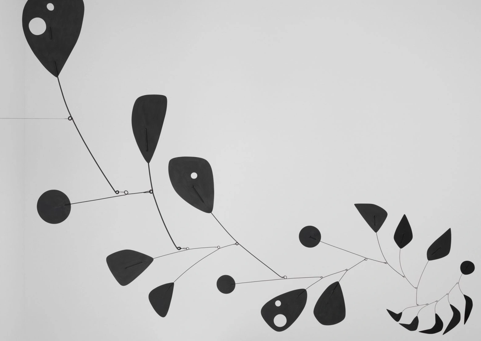Masterpiece Spotlight: The Movement and Stillness of Calder's Black Widow