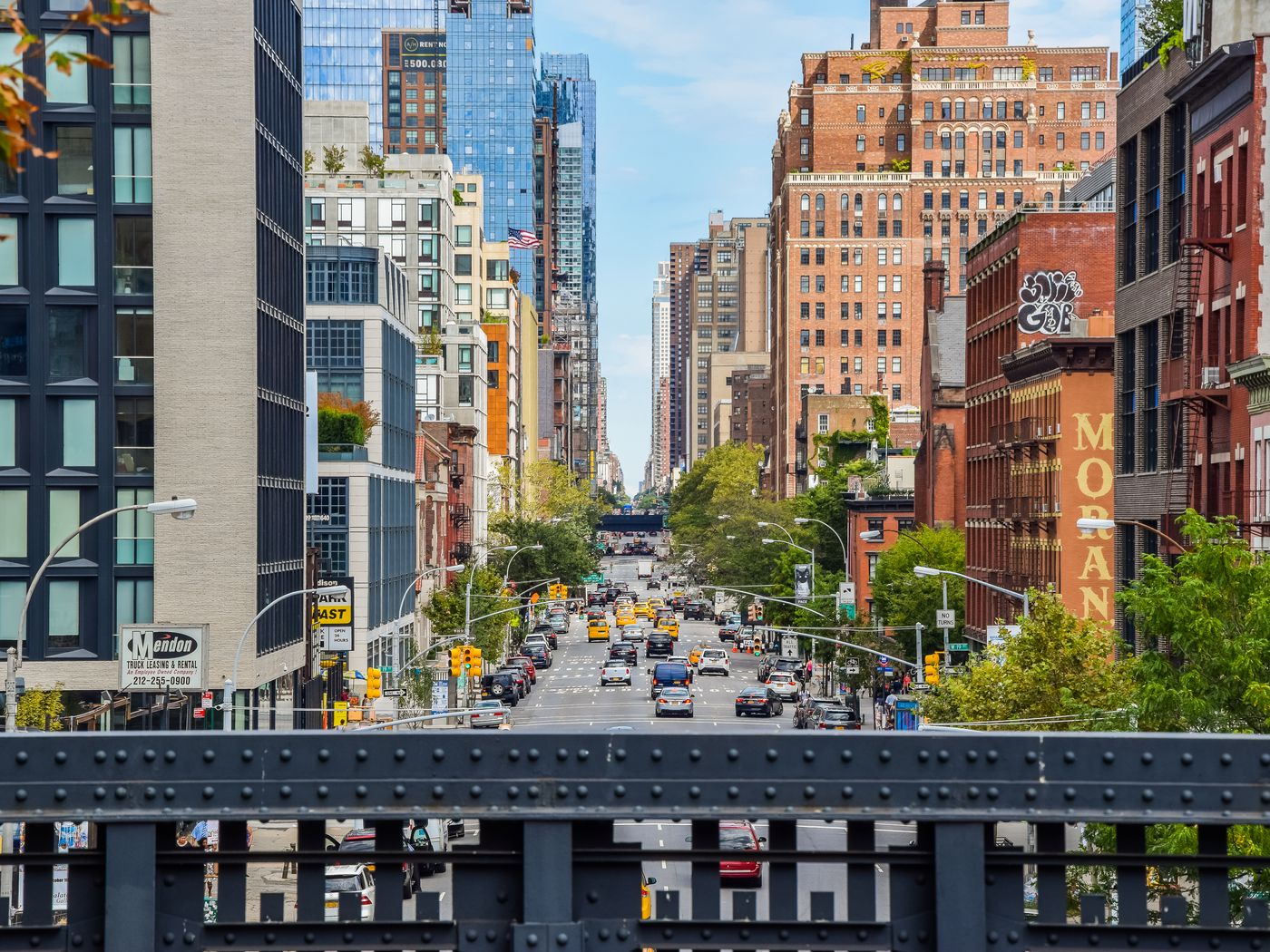 Gallery Tour & Wine in Chelsea 