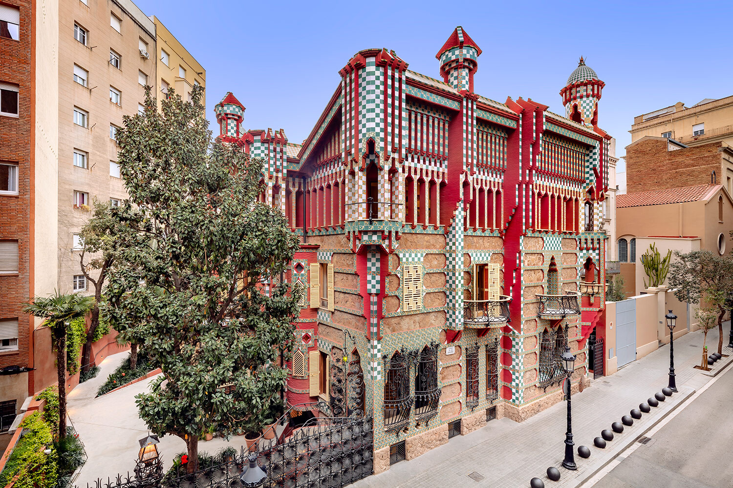 Full Frontal View of Casa Vicens