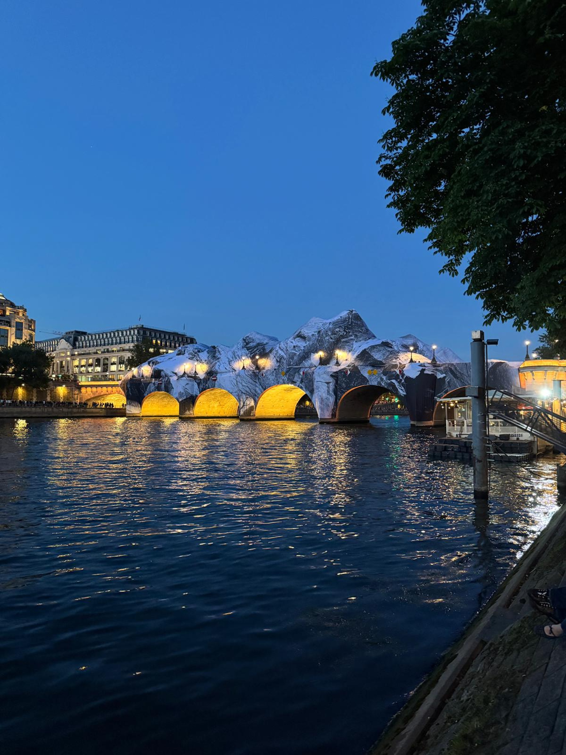 JR "La Carverne du Pont Neuf" (2026) Photo Courtesy of Annabel Ezedine JR "La Carverne du Pont Neuf" (2026) Photo Courtesy of Annabel Ezedine