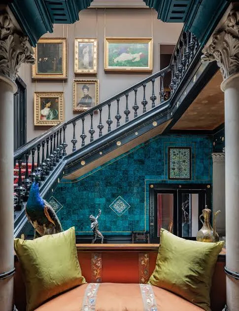Celebrate with a Festive Evening at Leighton House: Cocktails & Figure Drawing