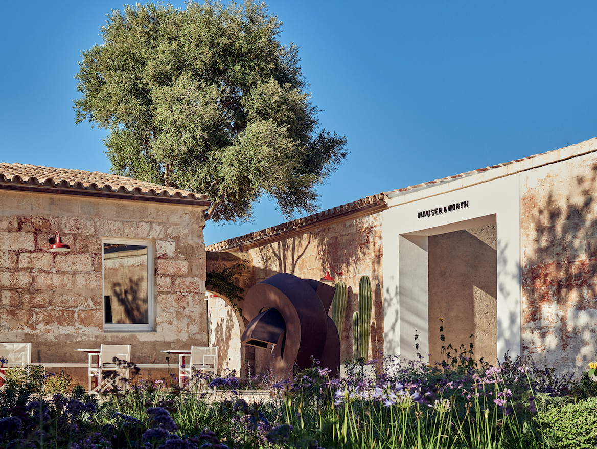 ‘Elogio del vacío VI’ (2000) by Eduardo Chillida on Hauser&WirthMenorca ©Zabalaga Leku. SanSebastián, VEGAP, 2022. Courtesy of the Estate of Eduardo Chillada and Hauser & Wirh. Photo: Daniel Schäfer.